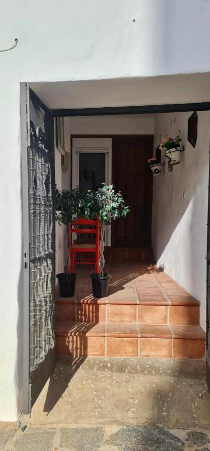 Cheerful One Bedroom Townhouse With Patio Archez Exterior photo