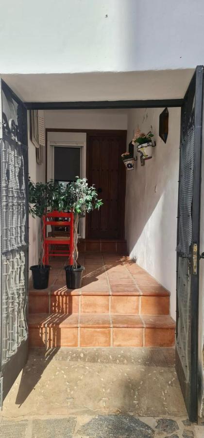 Cheerful One Bedroom Townhouse With Patio Archez Exterior photo