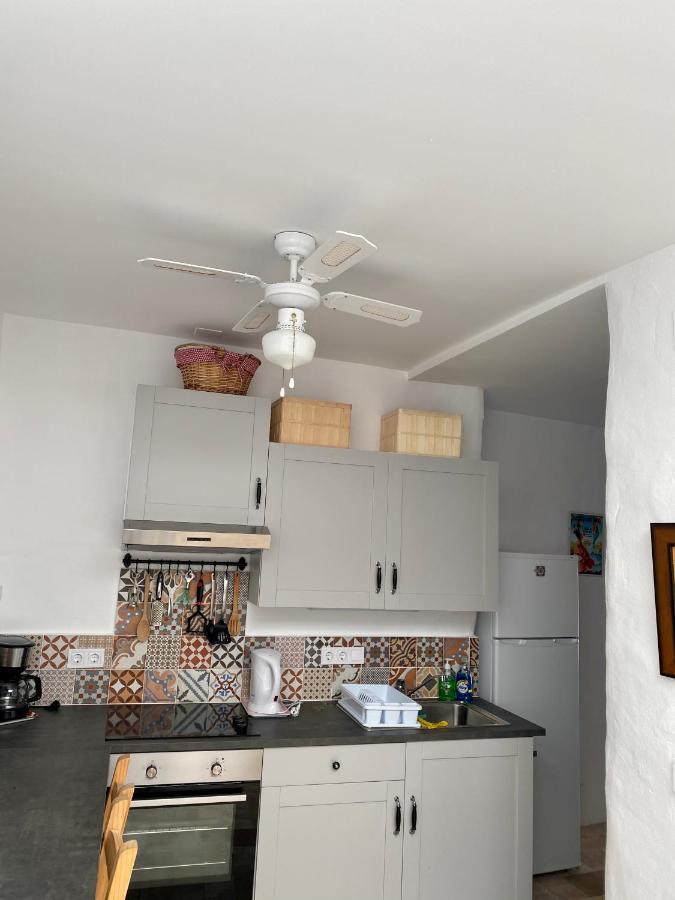 Cheerful One Bedroom Townhouse With Patio Archez Exterior photo